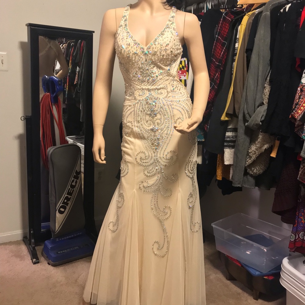 Beautiful Embellished Formal Gown Size 4
